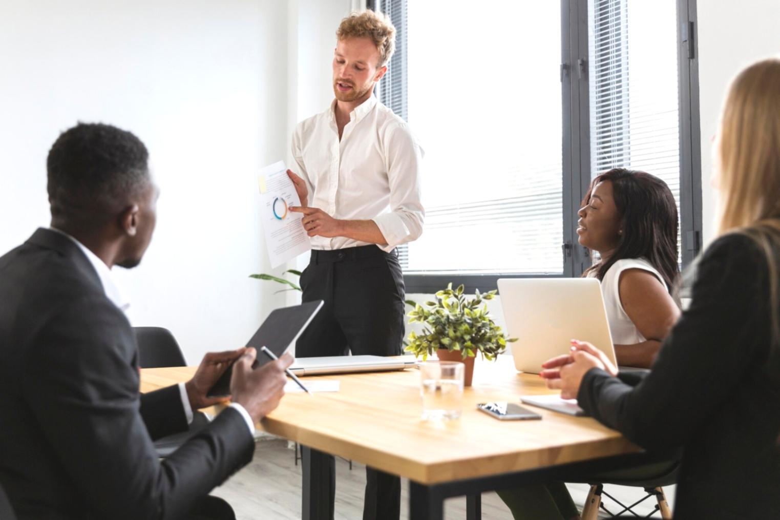 Análisis detallado de métricas de rendimiento presupuestario y optimización financiera